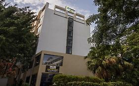 Treebo Regency - Bund Garden, Dhole Patil Road